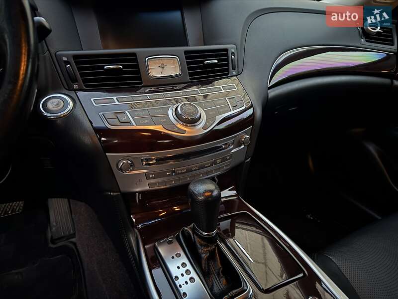 Седан Infiniti M37 2011 в Києві