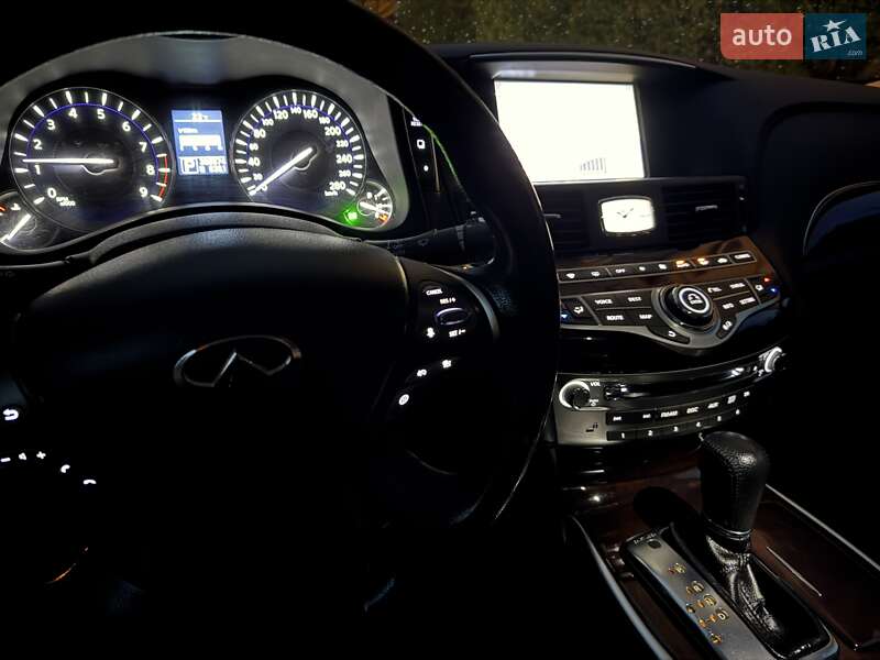 Седан Infiniti M37 2011 в Києві