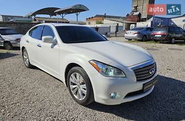 Седан Infiniti M37 2013 в Шостці