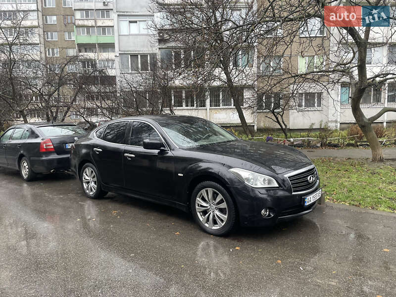 Седан Infiniti M37 2013 в Киеве