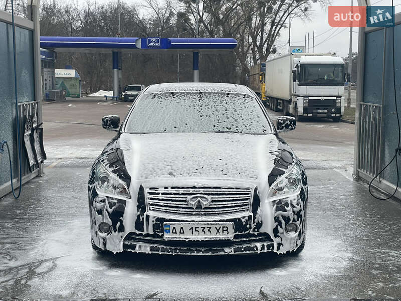 Седан Infiniti M37 2013 в Киеве