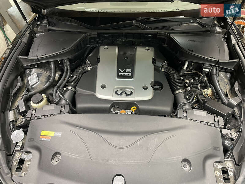 Седан Infiniti M37 2013 в Киеве