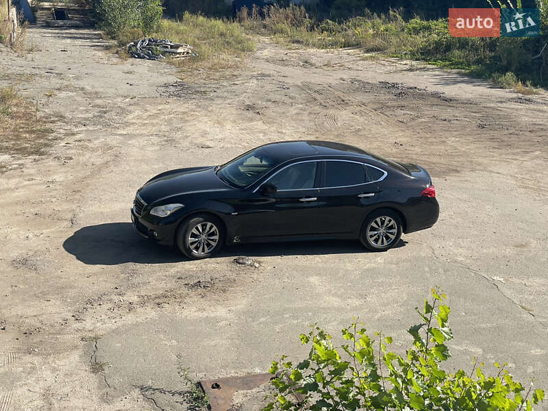 Седан Infiniti M37 2013 в Киеве