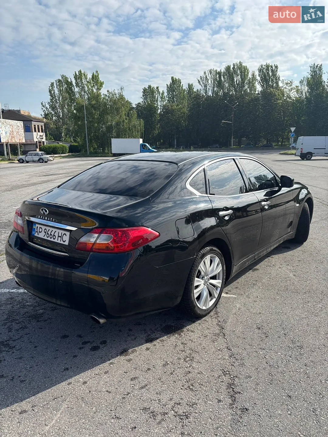 2010 Infiniti M - мініатюра 6