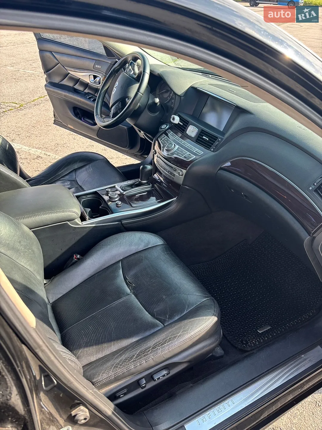 2010 Infiniti M - мініатюра 11