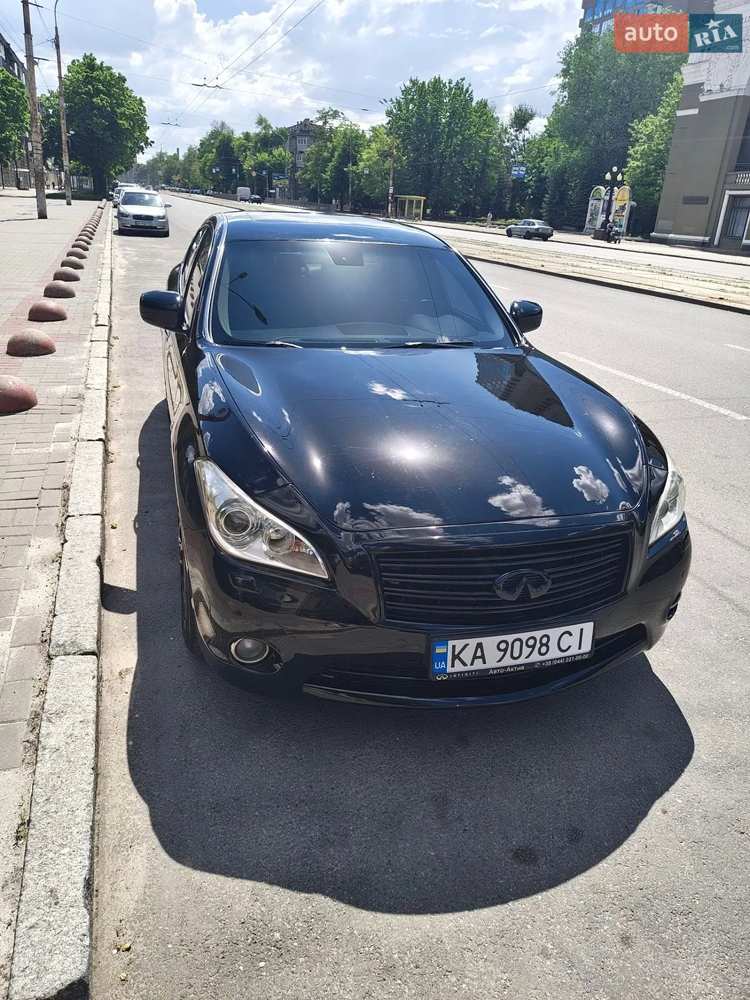 Infiniti M37 2010