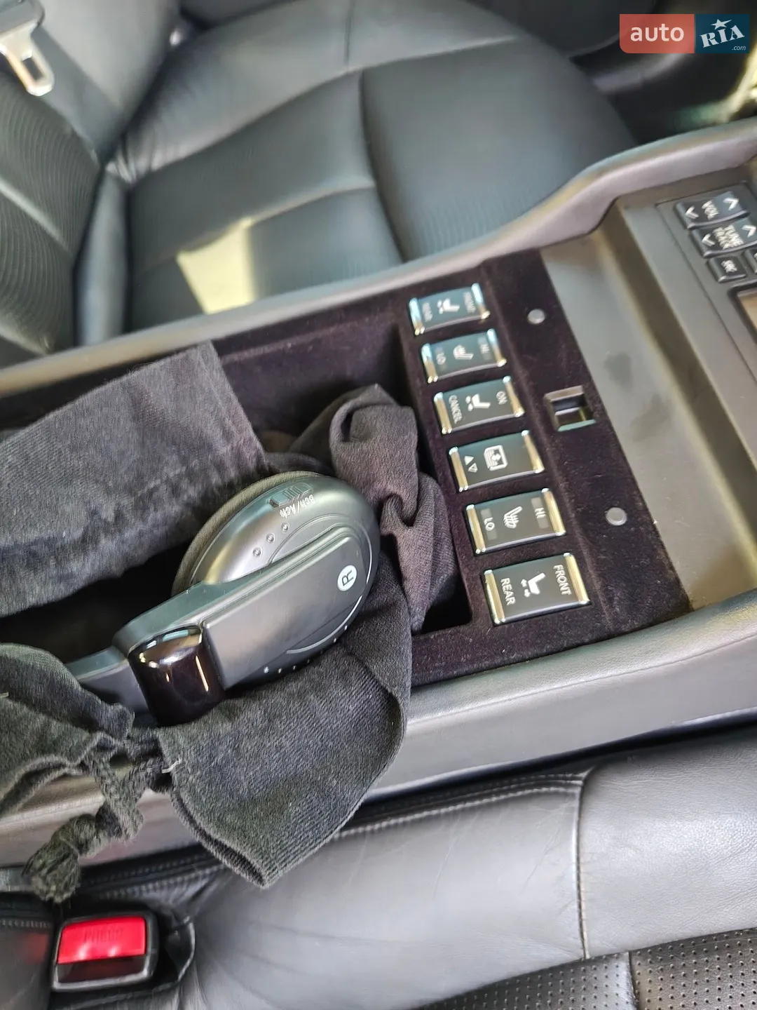 2010 Infiniti M - мініатюра 14