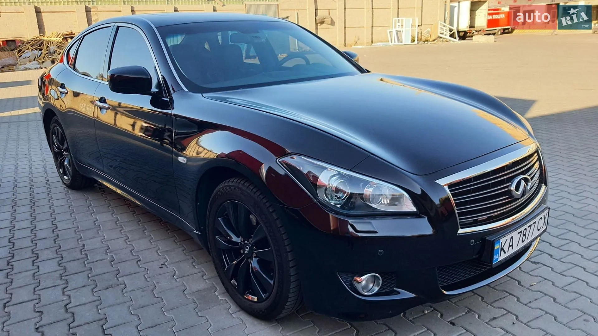 2010 Infiniti M - мініатюра 2