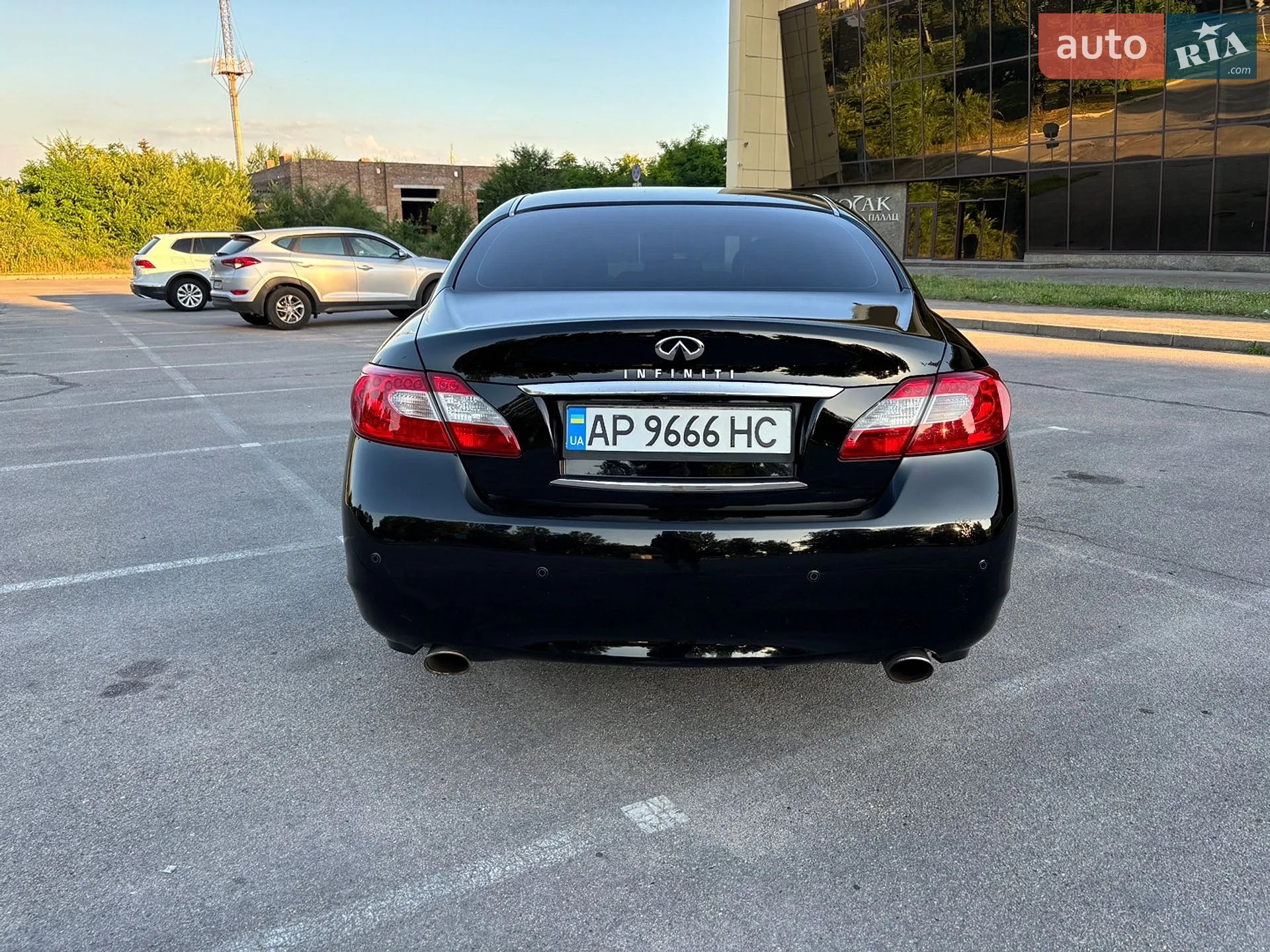 2010 Infiniti M - мініатюра 8