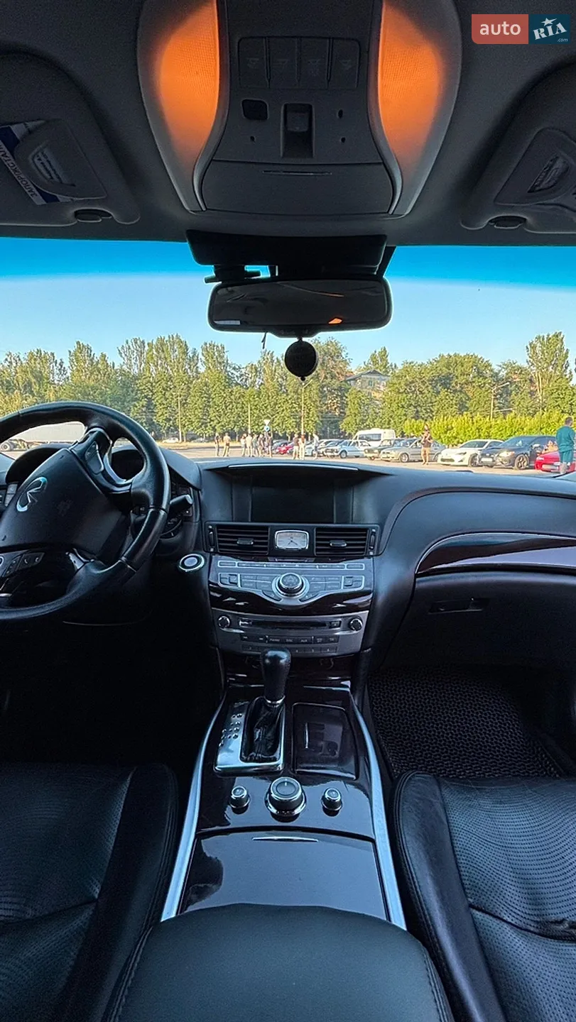 2010 Infiniti M - мініатюра 11