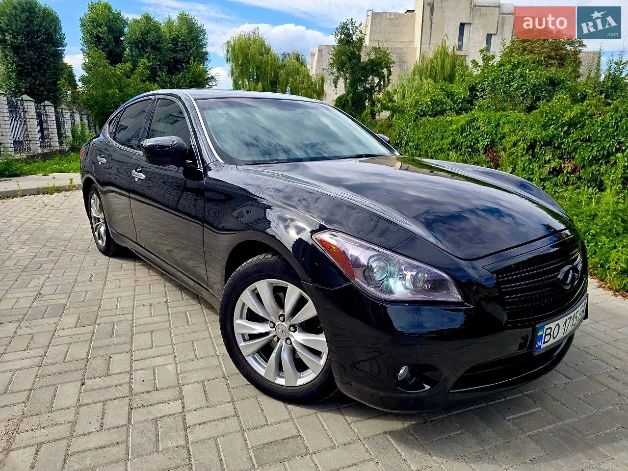 Infiniti M37 2012