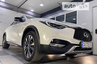 Хэтчбек Infiniti Q30 2017 в 