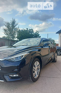 Седан Infiniti Q30 2016 в 