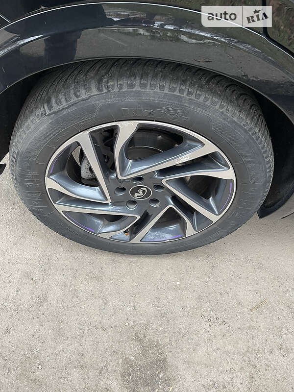 Хетчбек Infiniti Q30 2016 в Рівному