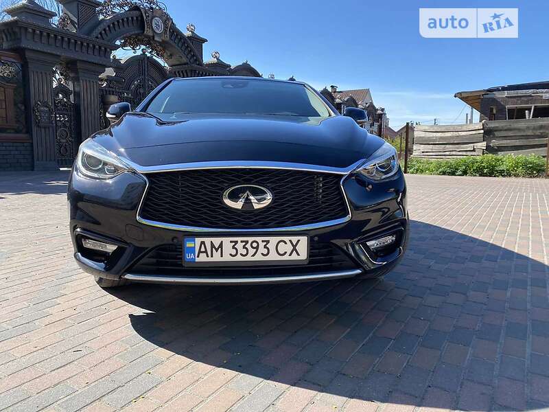Позашляховик / Кросовер Infiniti Q30 2016 в Звягелі