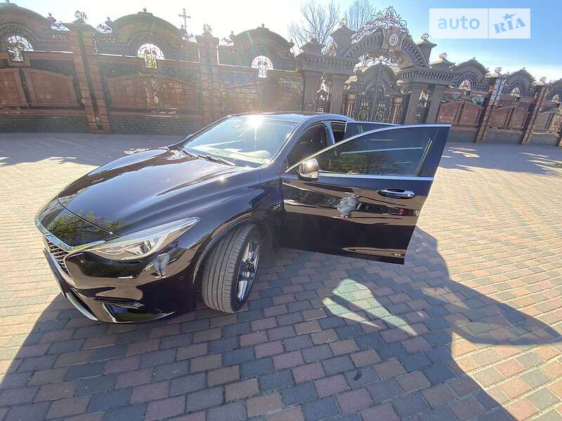 Позашляховик / Кросовер Infiniti Q30 2016 в Звягелі