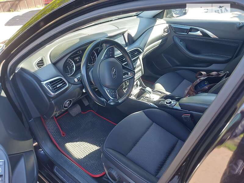 Позашляховик / Кросовер Infiniti Q30 2016 в Звягелі