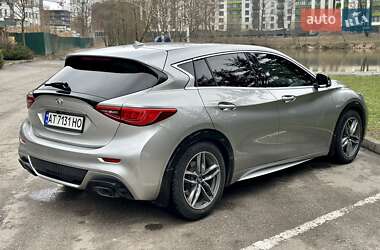 Хэтчбек Infiniti Q30 2016 в 