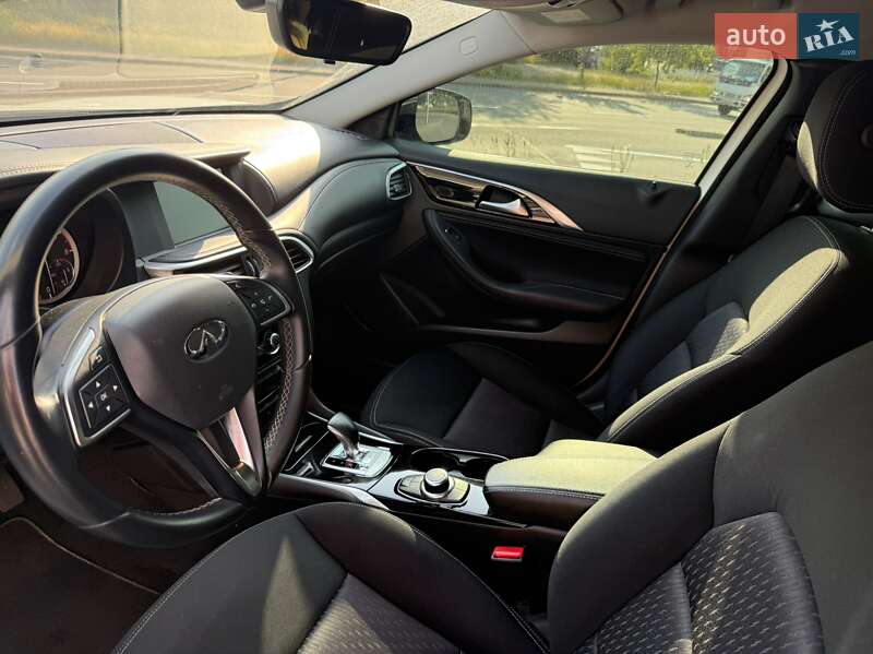 Хэтчбек Infiniti Q30 2017 в Киеве фото 11 Хэтчбек Infiniti Q30 2017 в Киеве
