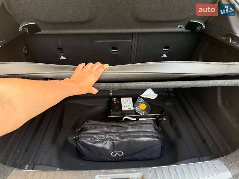Хэтчбек Infiniti Q30 2017 в Киеве фото 12 Хэтчбек Infiniti Q30 2017 в Киеве