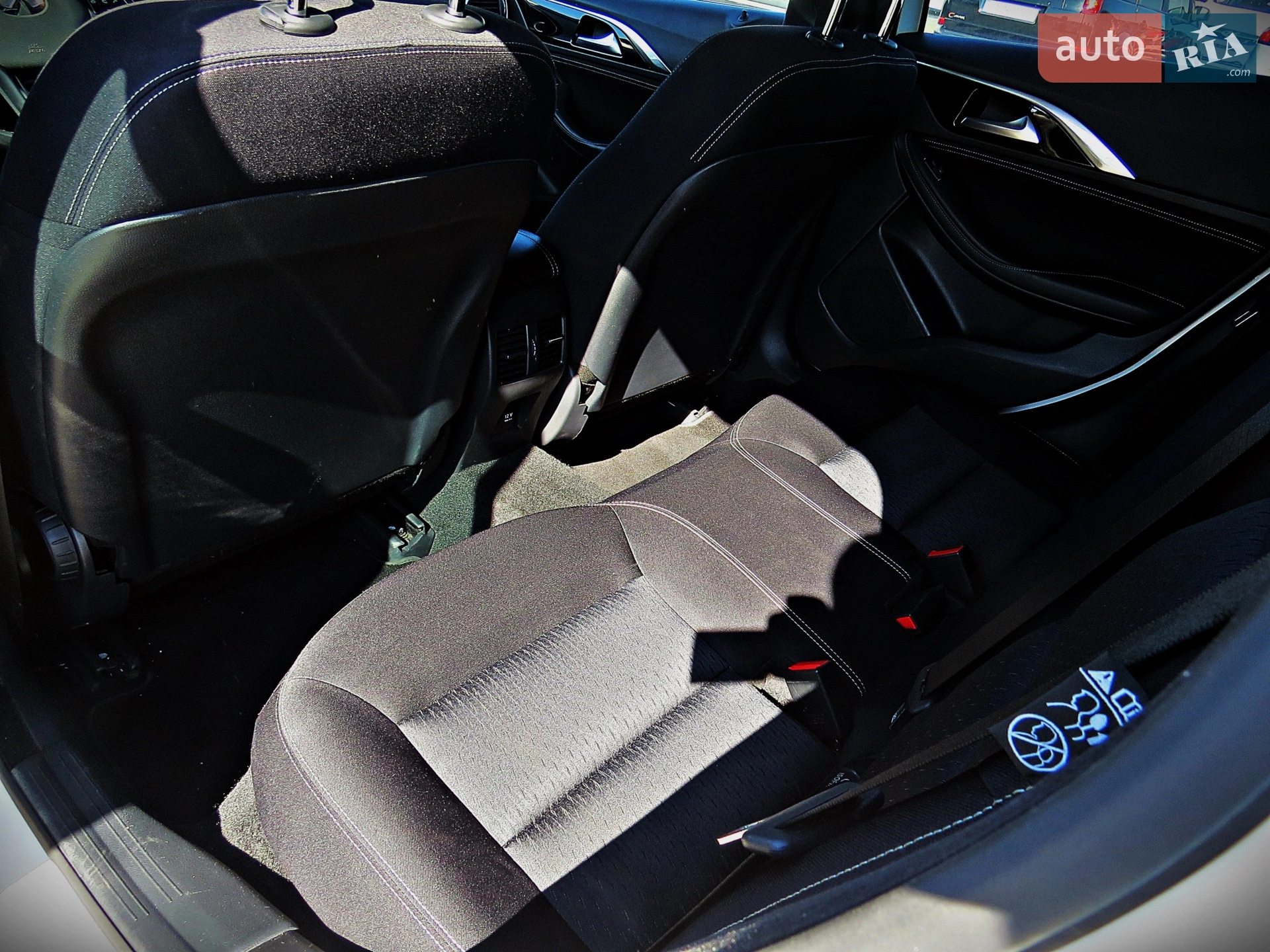 2017 Infiniti Q30 - мініатюра 14