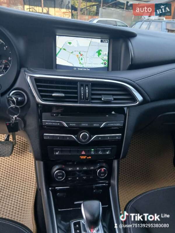 Хетчбек Infiniti Q30 2016 в Калуші