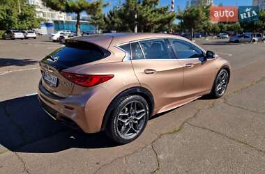 Хэтчбек Infiniti Q30 2016 в 