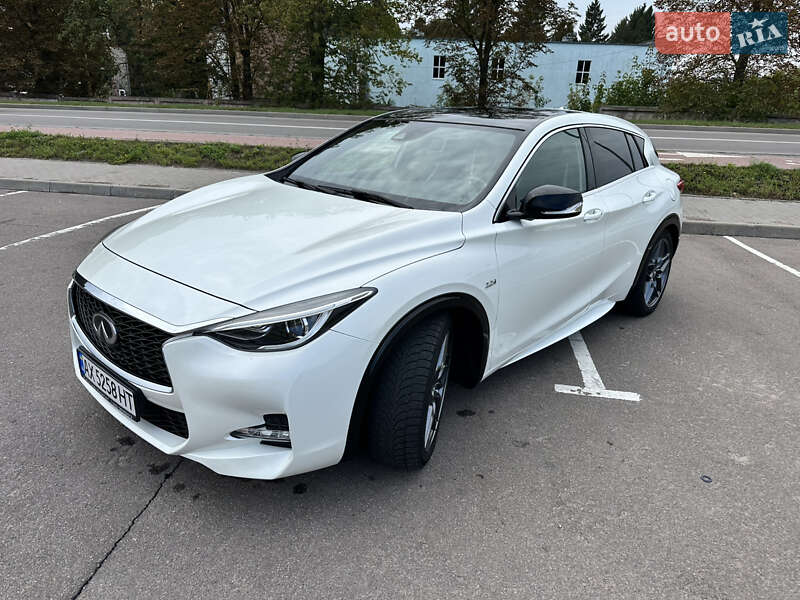 Хэтчбек Infiniti Q30 2016 в Ровно фото 14 Хэтчбек Infiniti Q30 2016 в Ровно