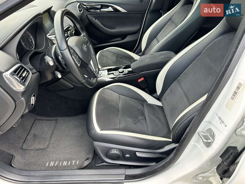 Хэтчбек Infiniti Q30 2016 в Ровно фото 17 Хэтчбек Infiniti Q30 2016 в Ровно