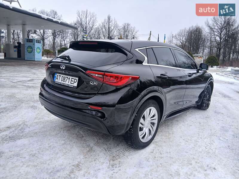 Хетчбек Infiniti Q30 2016 в Калуші