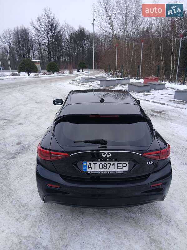 Хетчбек Infiniti Q30 2016 в Калуші