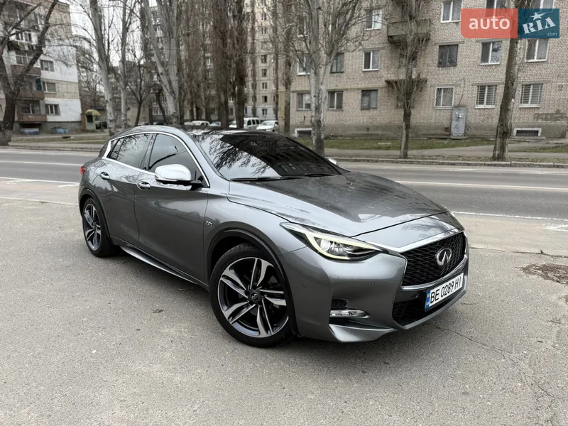 Infiniti Q30 2017