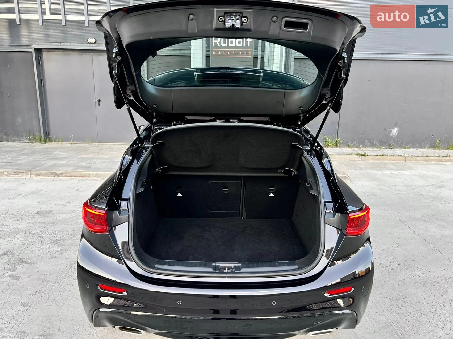 2017 Infiniti Q30 - мініатюра 36