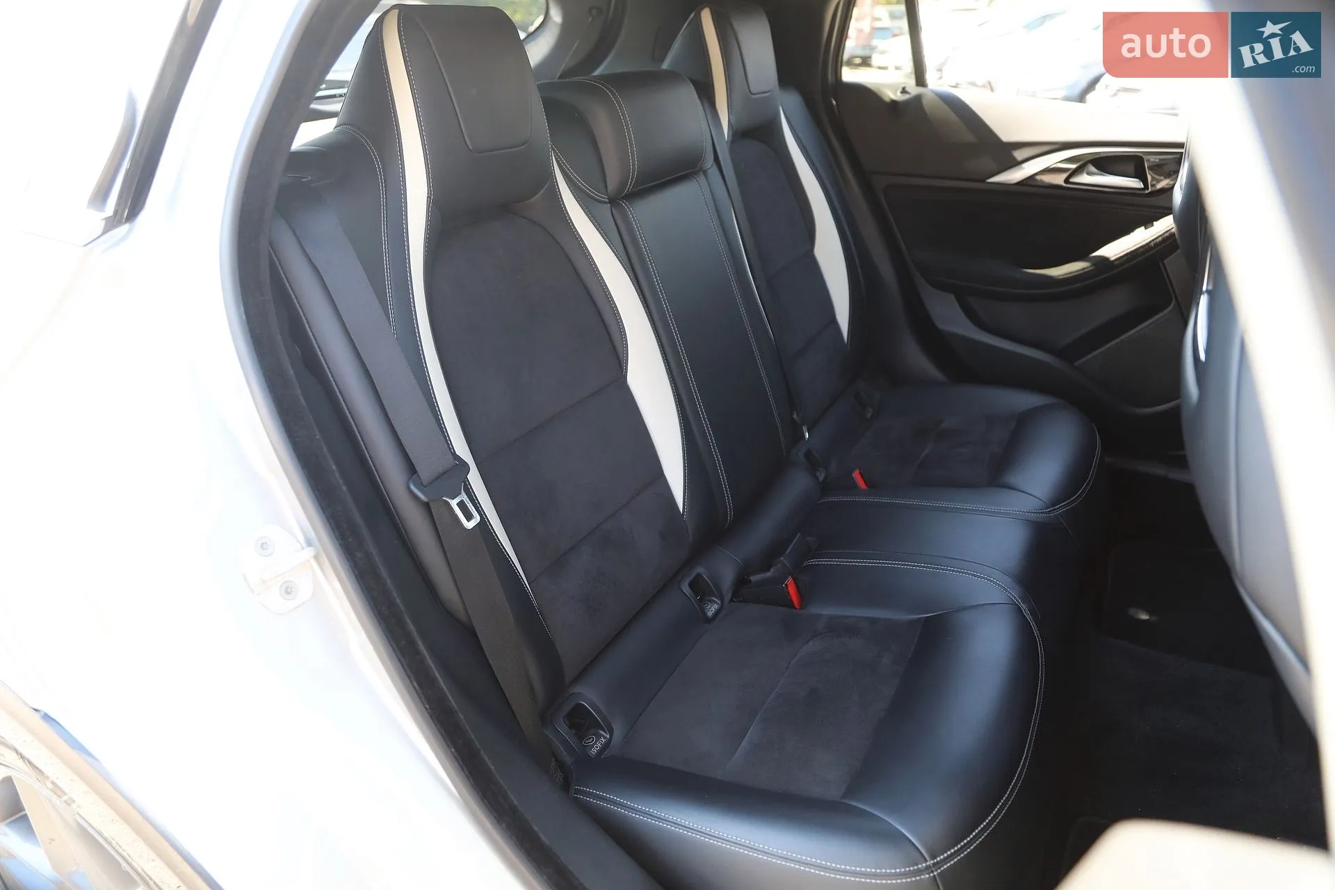 2016 Infiniti Q30 - мініатюра 14