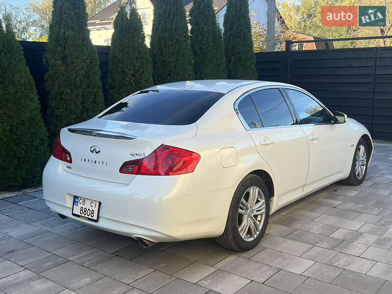 Седан Infiniti Q40 2014 в Чернігові