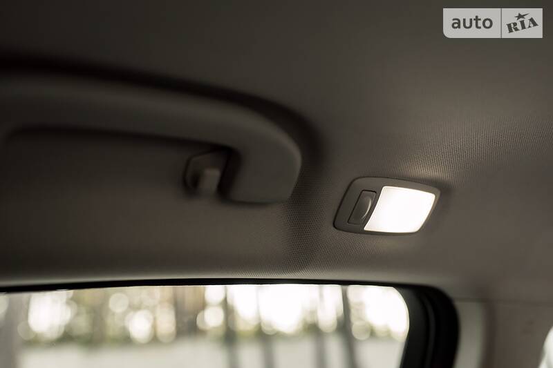 Седан Infiniti Q50 2015 в Львові фото 24 Седан Infiniti Q50 2015 в Львові