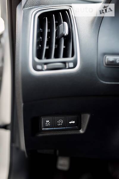 Седан Infiniti Q50 2015 в Львові фото 27 Седан Infiniti Q50 2015 в Львові