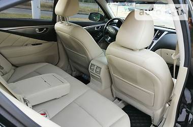Седан Infiniti Q50 2016 в 