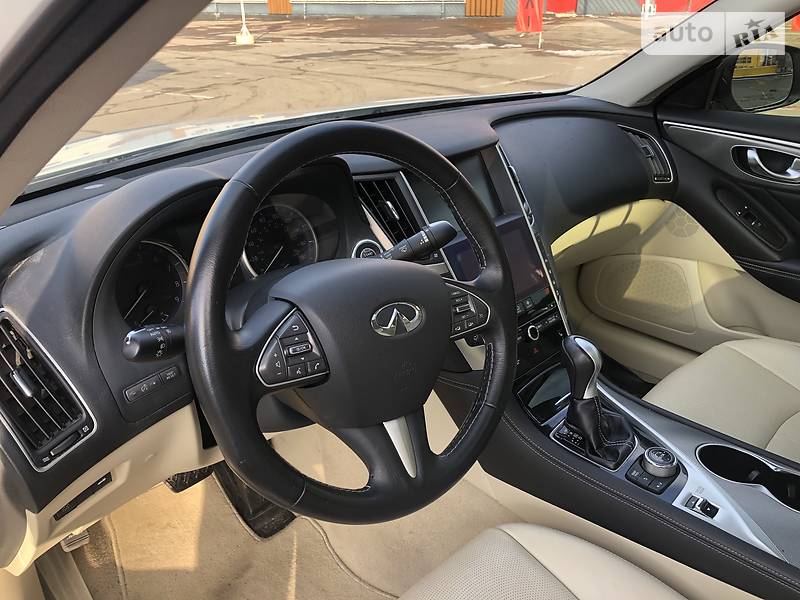 Седан Infiniti Q50 2015 в Житомирі