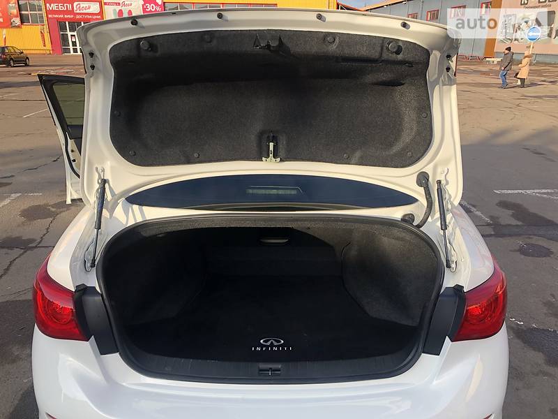 Седан Infiniti Q50 2015 в Житомирі
