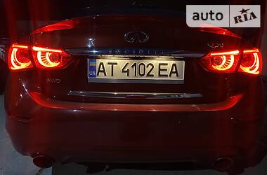 Седан Infiniti Q50 2014 в 