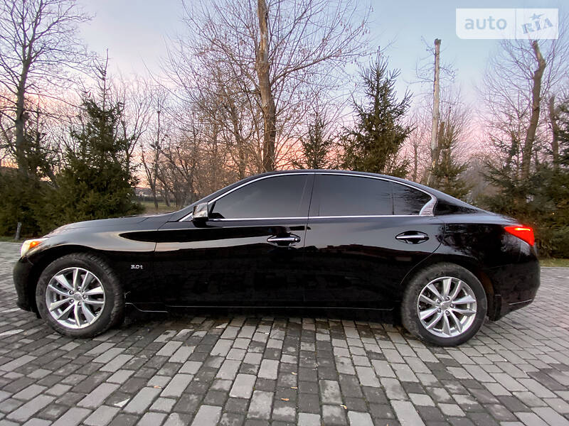 Седан Infiniti Q50 2017 в Львові