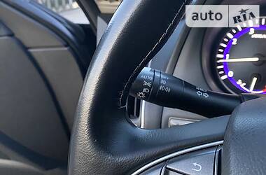 Седан Infiniti Q50 2013 в 