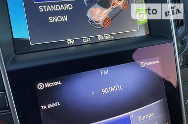 Седан Infiniti Q50 2013 в 