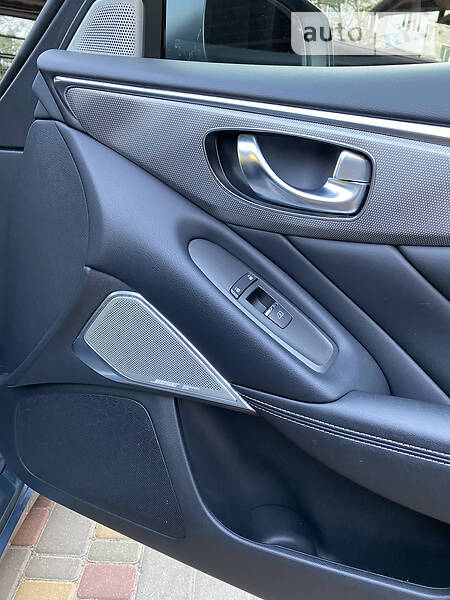 Седан Infiniti Q50 2016 в Одессе