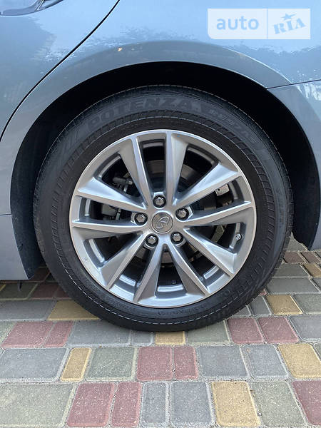 Седан Infiniti Q50 2016 в Одессе