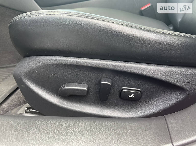 Седан Infiniti Q50 2016 в Романове