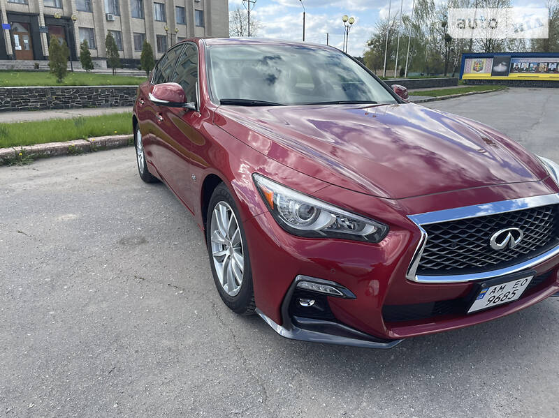 Седан Infiniti Q50 2016 в Романове