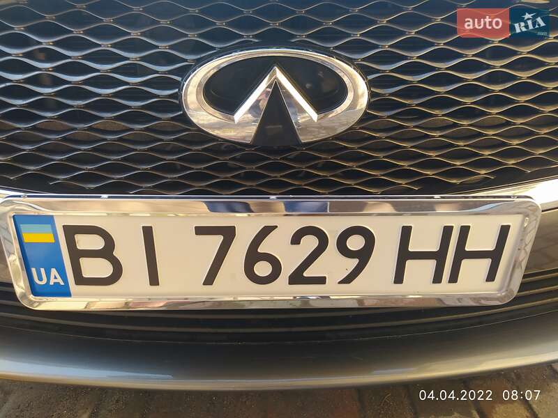 Седан Infiniti Q50 2017 в Гадяче