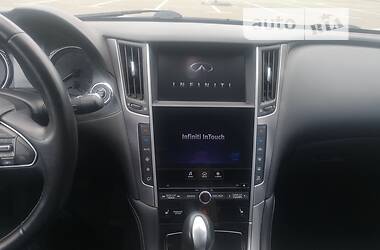 Седан Infiniti Q50 2015 в Киеве